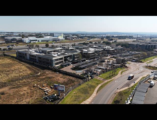 484.50M² OFFICE TO LET IN ECO PARK ESTATE